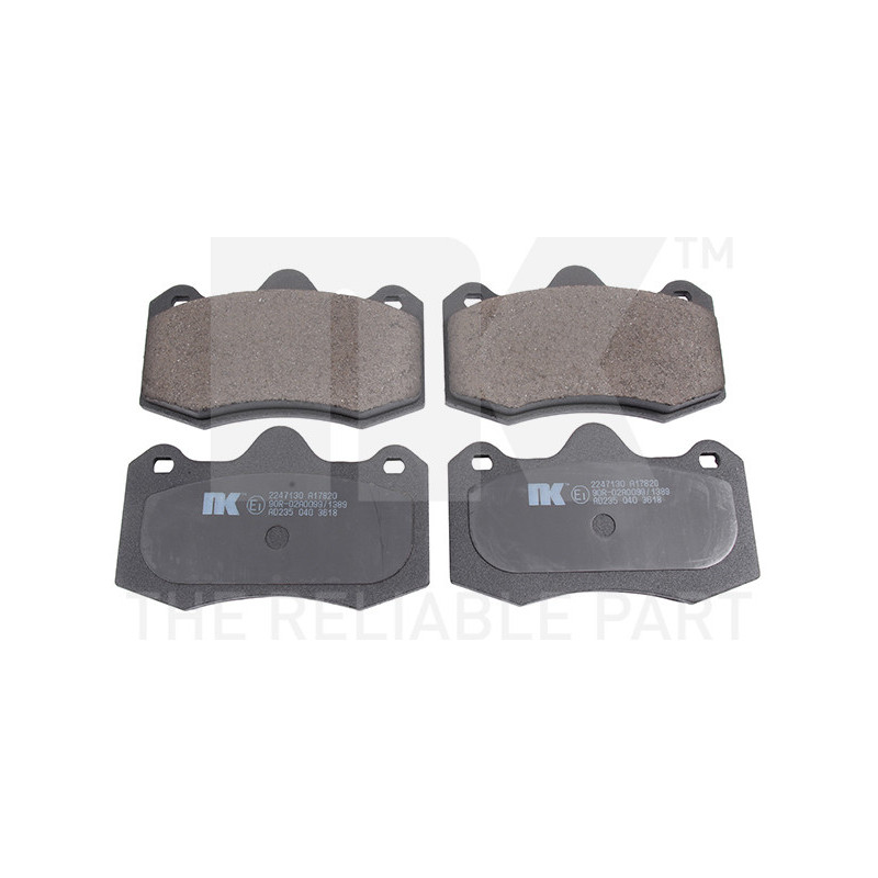 Jeu de quatre plaquettes de frein à disque NK